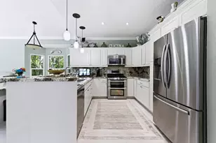 10114 Hunt Club Ln, Palm Beach Gardens, FL 33418 - Photo 6