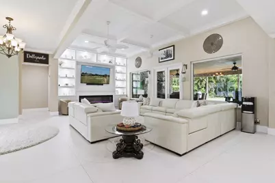 10114 Hunt Club Lane, Palm Beach Gardens, FL 33418 - Photo 2