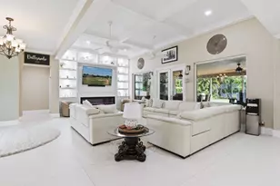 10114 Hunt Club Ln, Palm Beach Gardens, FL 33418 - Photo 2