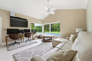 10114 Hunt Club Ln, Palm Beach Gardens, FL 33418 - Photo 8