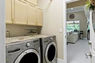 10114 Hunt Club Ln, Palm Beach Gardens, FL 33418 - Photo 20