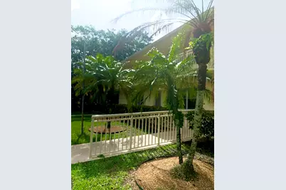 96 Hastings F, West Palm Beach, FL 33417 - Photo 2