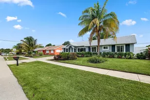 510 NE 38th St, Deerfield Beach, FL 33064 - Photo 2