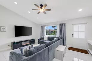 510 NE 38th St, Deerfield Beach, FL 33064 - Photo 10