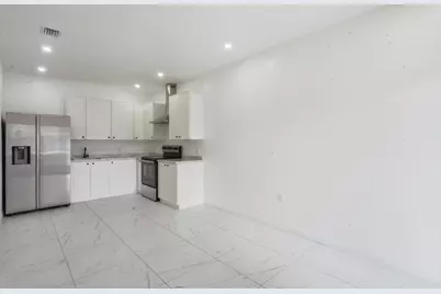 340 SW 11th Avenue #2a, Hallandale Beach, FL 33009 - Photo 2