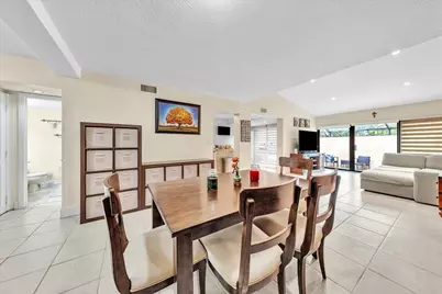 8715 Cleary Boulevard, Plantation, FL 33324 - Photo 12