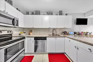 8715 Cleary Blvd, Plantation, FL 33324 - Photo 4