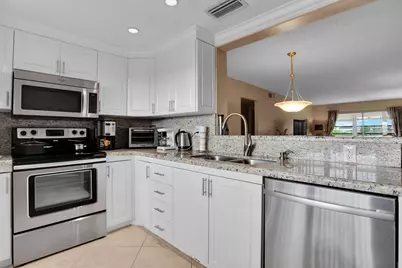 3202 Portofino Point #E4, Coconut Creek, FL 33066 - Photo 2