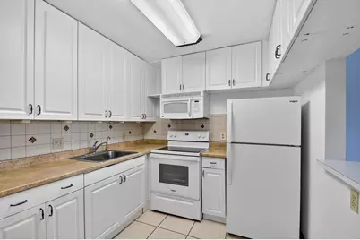 3300 Springdale Boulevard #208, Palm Springs, FL 33461 - Photo 18