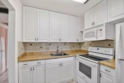 3300 Springdale Boulevard #208, Palm Springs, FL 33461 - Photo 20