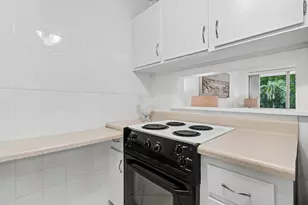 900 SW 10th Terrace, Hallandale Beach, FL 33009 - Photo 20