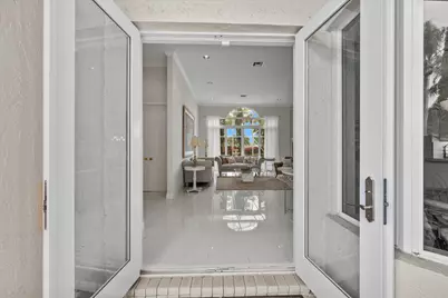 10802 Greenbriar Villa Drive, Wellington, FL 33449 - Photo 10