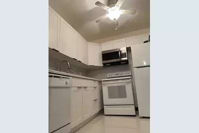 700 Village Green Court #302, Palm Springs, FL 33461 - Photo 10