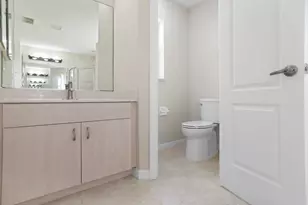 2001 SW Salvatierra Blvd, Port Saint Lucie, FL 34987 - Photo 20