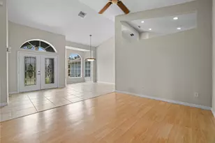 2001 SW Salvatierra Blvd, Port Saint Lucie, FL 34987 - Photo 6