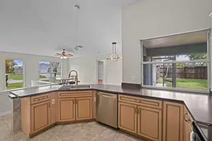 2001 SW Salvatierra Blvd, Port Saint Lucie, FL 34987 - Photo 14