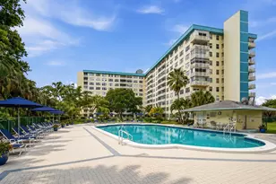 4330 Hillcrest Dr, Hollywood, FL 33021 - Photo 1