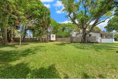 390 Baysinger Avenue, Fort Pierce, FL 34982 - Photo 14