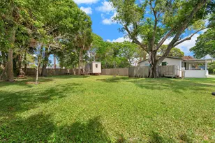 390 Baysinger Ave, Fort Pierce, FL 34982 - Photo 14