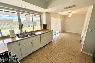 8900 NW 26th St, Sunrise, FL 33322 - Photo 6