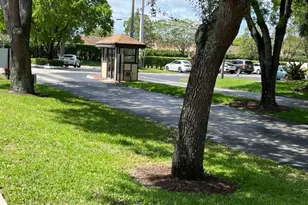 1921 SW 15th St, Deerfield Beach, FL 33442 - Photo 2