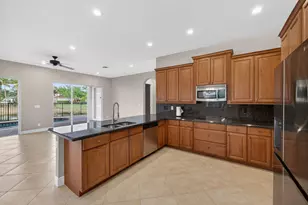 12054 Aviles Cir, Palm Beach Gardens, FL 33418 - Photo 14