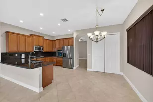 12054 Aviles Cir, Palm Beach Gardens, FL 33418 - Photo 12