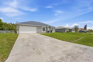 461 SW Exmore Ave, Port Saint Lucie, FL 34983 - Photo 2