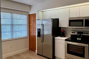 1400 SW 131st Way, Pembroke Pines, FL 33027 - Photo 8