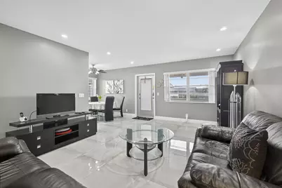 160 Easthampton G, West Palm Beach, FL 33417 - Photo 4