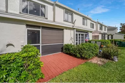 7928 Sanibel Drive, Tamarac, FL 33321 - Photo 32