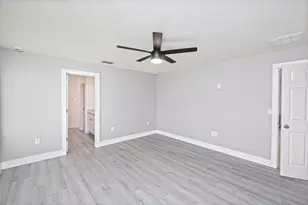 228 SE Sims Cir, Port Saint Lucie, FL 34984 - Photo 10