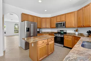 194 Lone Pine Dr, Palm Beach Gardens, FL 33410 - Photo 8