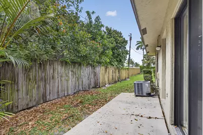 4726 Summit Boulevard, West Palm Beach, FL 33415 - Photo 6