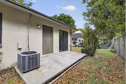 4726 Summit Boulevard, West Palm Beach, FL 33415 - Photo 4