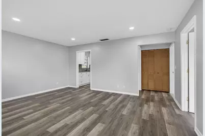 4726 Summit Boulevard, West Palm Beach, FL 33415 - Photo 8