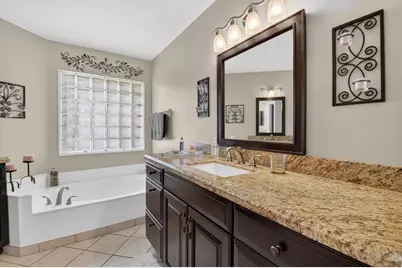 10387 Lexington Circle S, Boynton Beach, FL 33436 - Photo 22