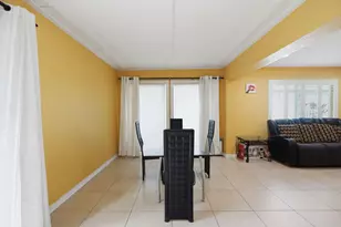 1402 NE 32nd St, Oakland Park, FL 33334 - Photo 6