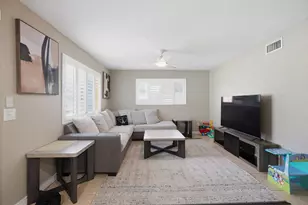 1402 NE 32nd St, Oakland Park, FL 33334 - Photo 18