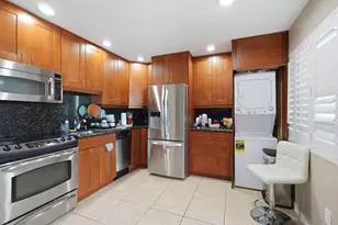 1402 NE 32nd St, Oakland Park, FL 33334 - Photo 16