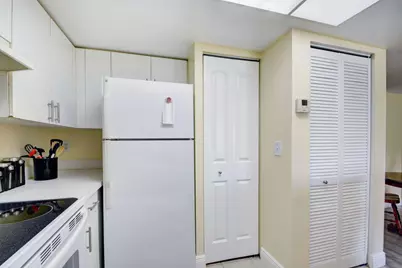 300 Crestwood Court N #307, Royal Palm Beach, FL 33411 - Photo 12