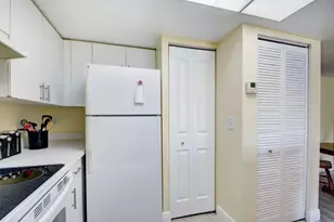 300 Crestwood Ct N, Royal Palm Beach, FL 33411 - Photo 12