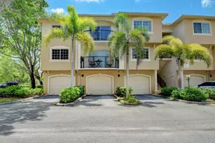 300 Crestwood Ct N, Royal Palm Beach, FL 33411 - Photo 2