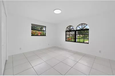 5510 W Castlegate Avenue, Davie, FL 33331 - Photo 36