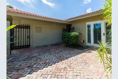 2319 NE 16th Avenue, Wilton Manors, FL 33305 - Photo 10