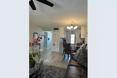 143 West Court, Royal Palm Beach, FL  - Photo 4