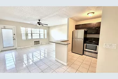 79 Lyndhurst D, Deerfield Beach, FL 33442 - Photo 6