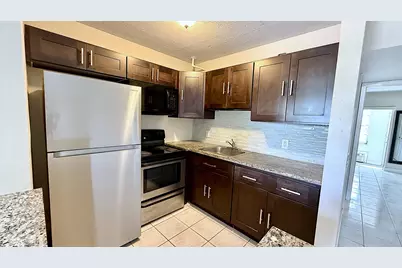 79 Lyndhurst D, Deerfield Beach, FL 33442 - Photo 4