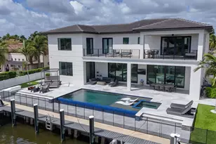824 Shore Dr, North Palm Beach, FL 33408 - Photo 2