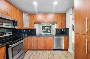 10723 NW 10th St, Pembroke Pines, FL 33026 - Photo 1